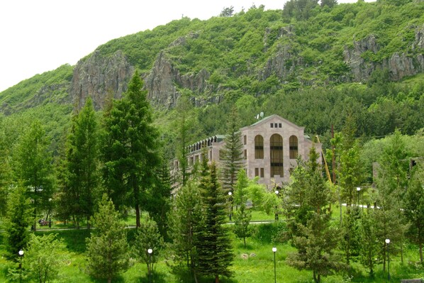 Property grounds - Armenia Wellness & SPA Hotel, Jermuk (Jermuk)