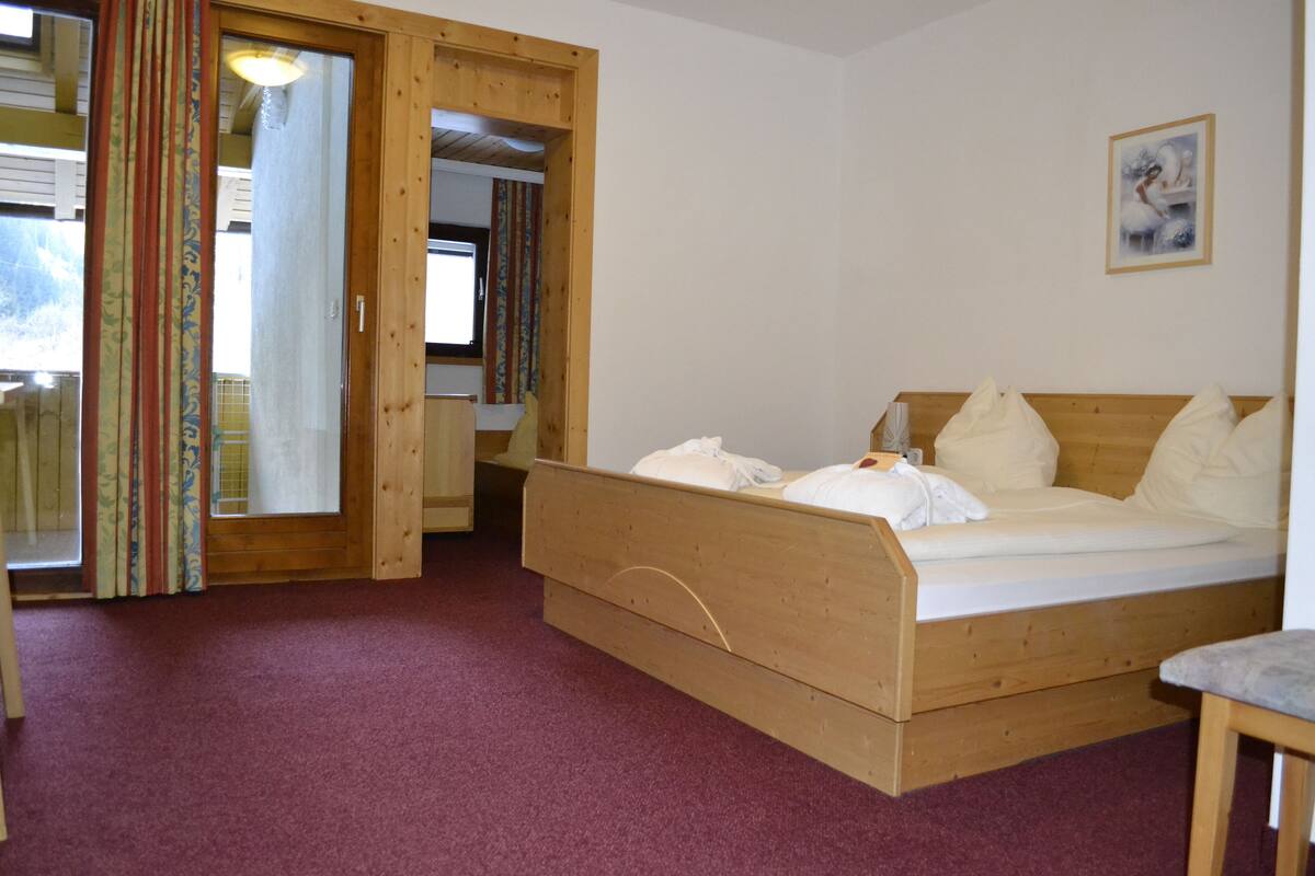 Room, Non Smoking, Mountain View (Koenigsblume)