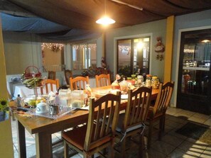 Free daily buffet breakfast