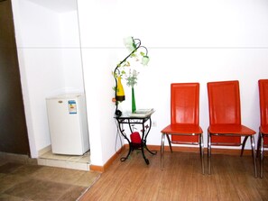 Junior Suite, Connecting Rooms | Mini fridge