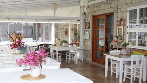 Free daily full breakfast  - Adres Alacati Otel (Cesme)