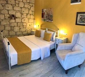 ห้องดีลักซ์, ระเบียง | โต๊ะทำงาน, ห้องเก็บเสียง, Wi-Fi ฟรี