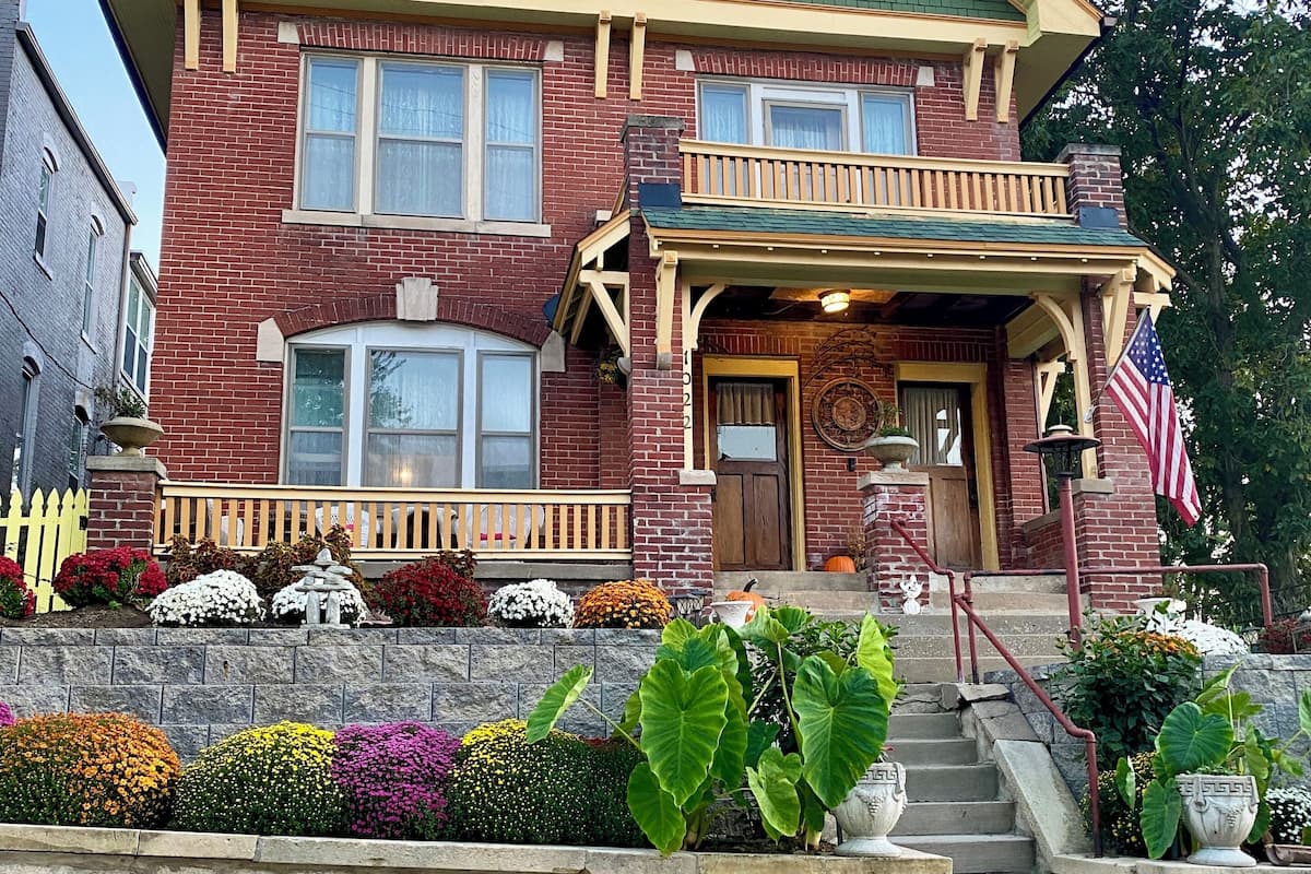 2 bedrooms, premium bedding, individually decorated
