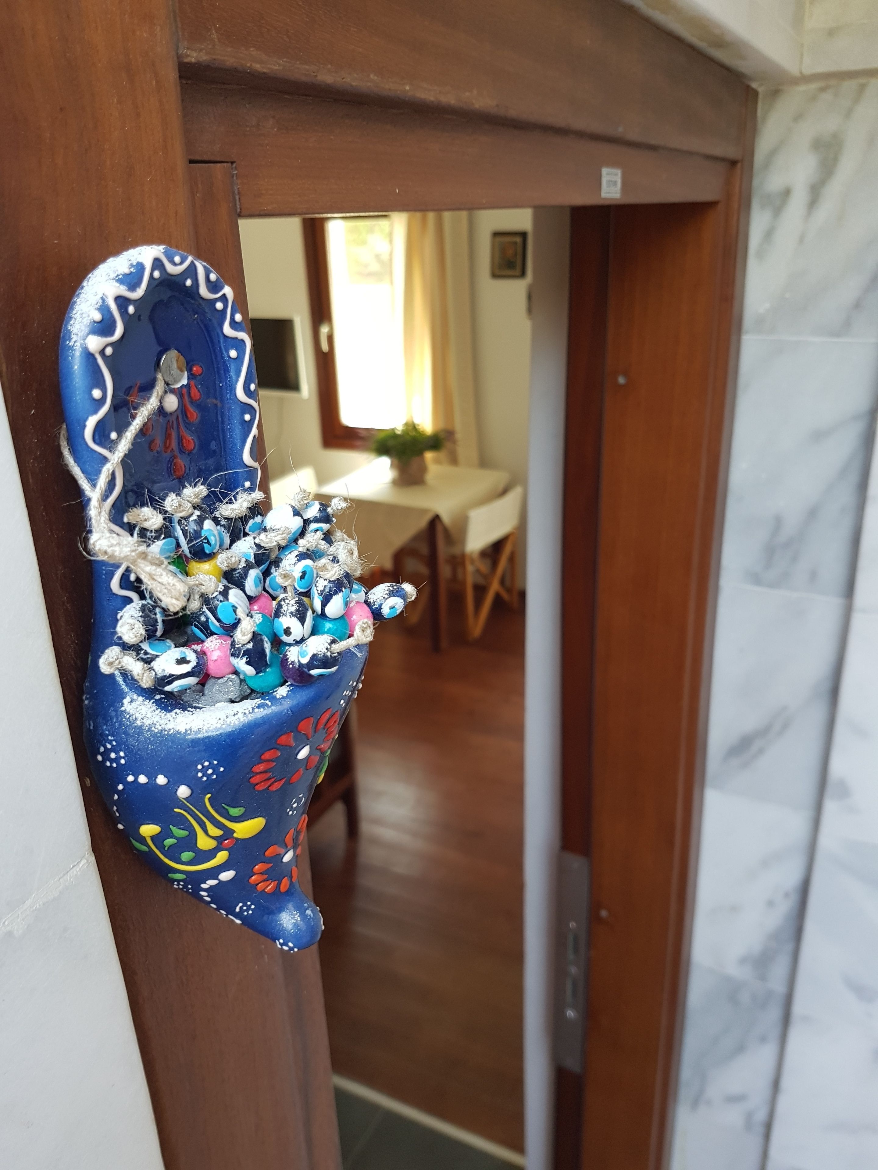 egyptian cotton sheets, premium bedding, desk, soundproofing