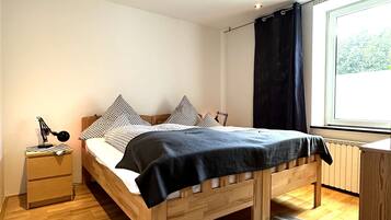 1 bedroom, premium bedding, minibar, in-room safe