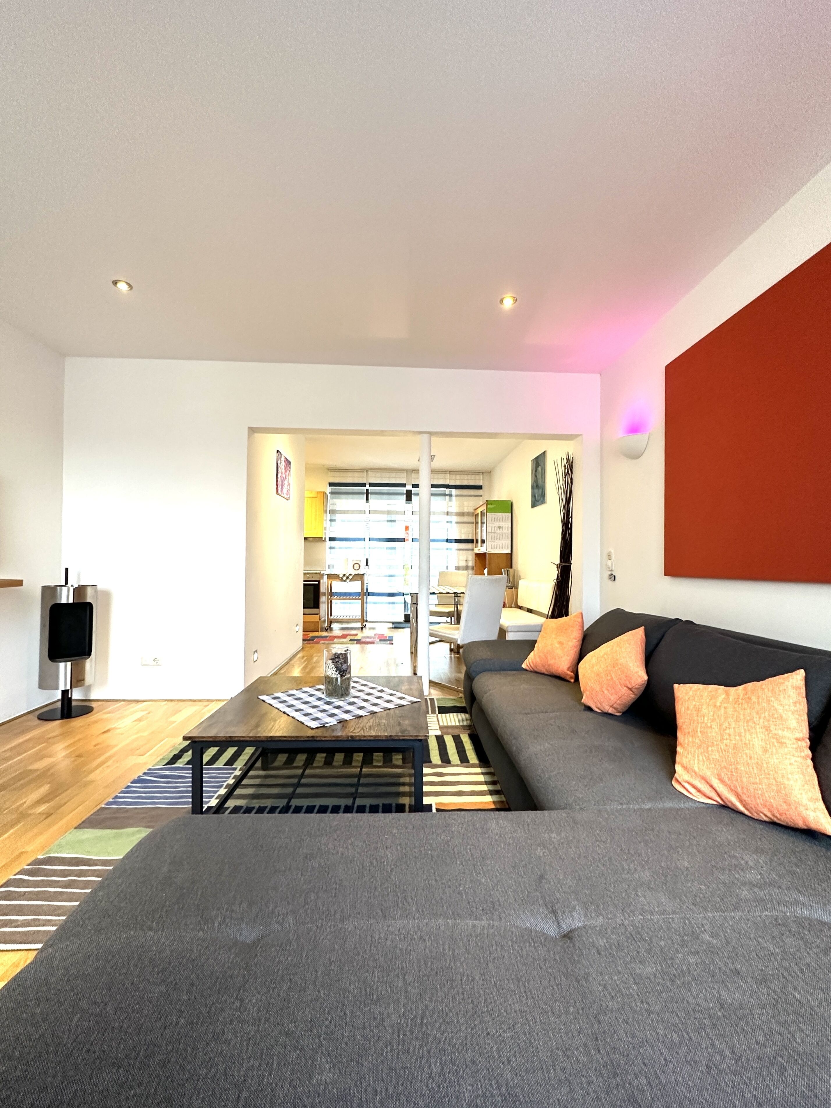 City Villa, 3 Bedrooms, Non Smoking, Hot Tub | Living area | 37-inch flat-screen TV with satellite channels, TV, Netflix