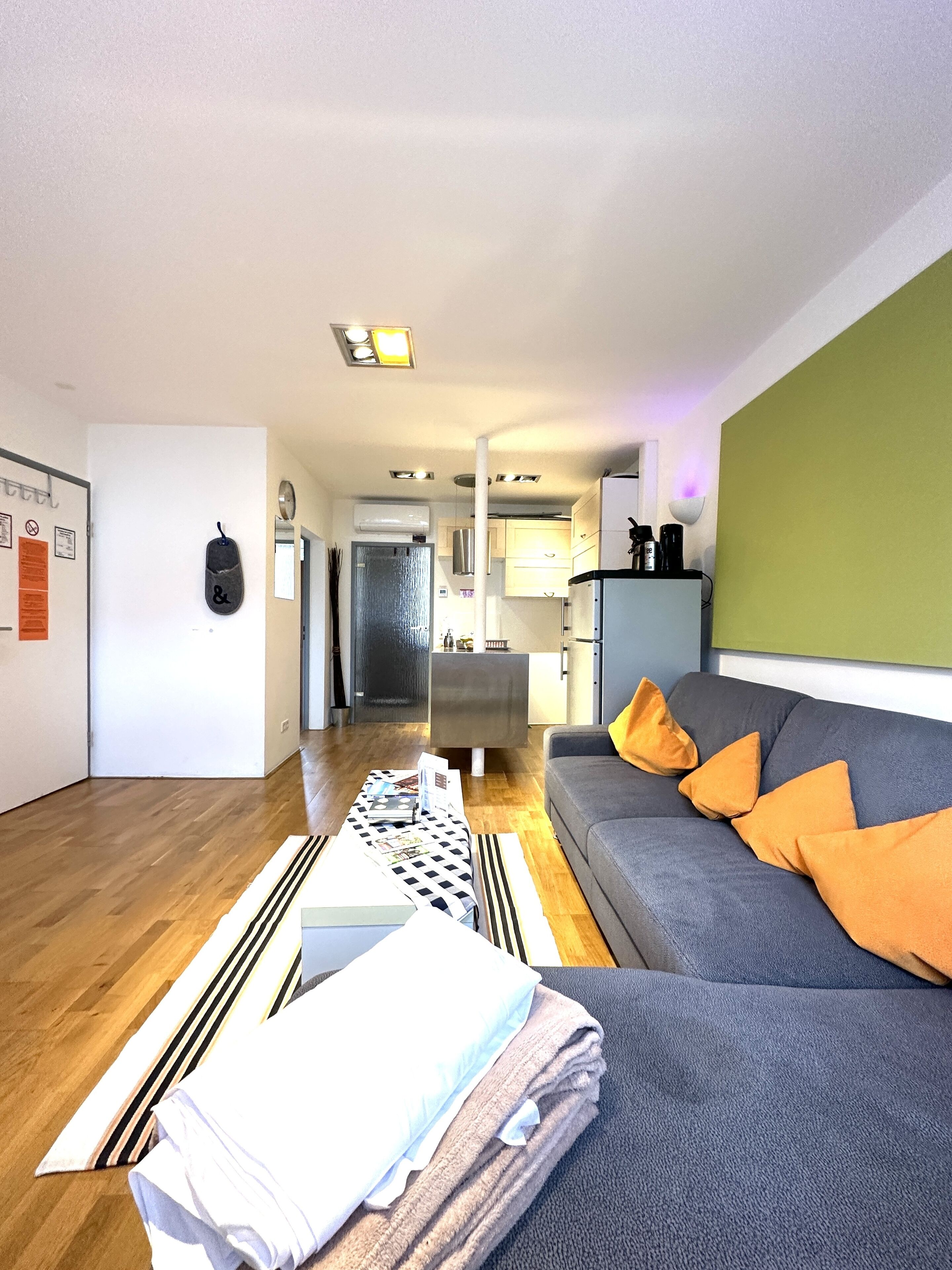 37-inch flat-screen tv with satellite channels, tv, netflix