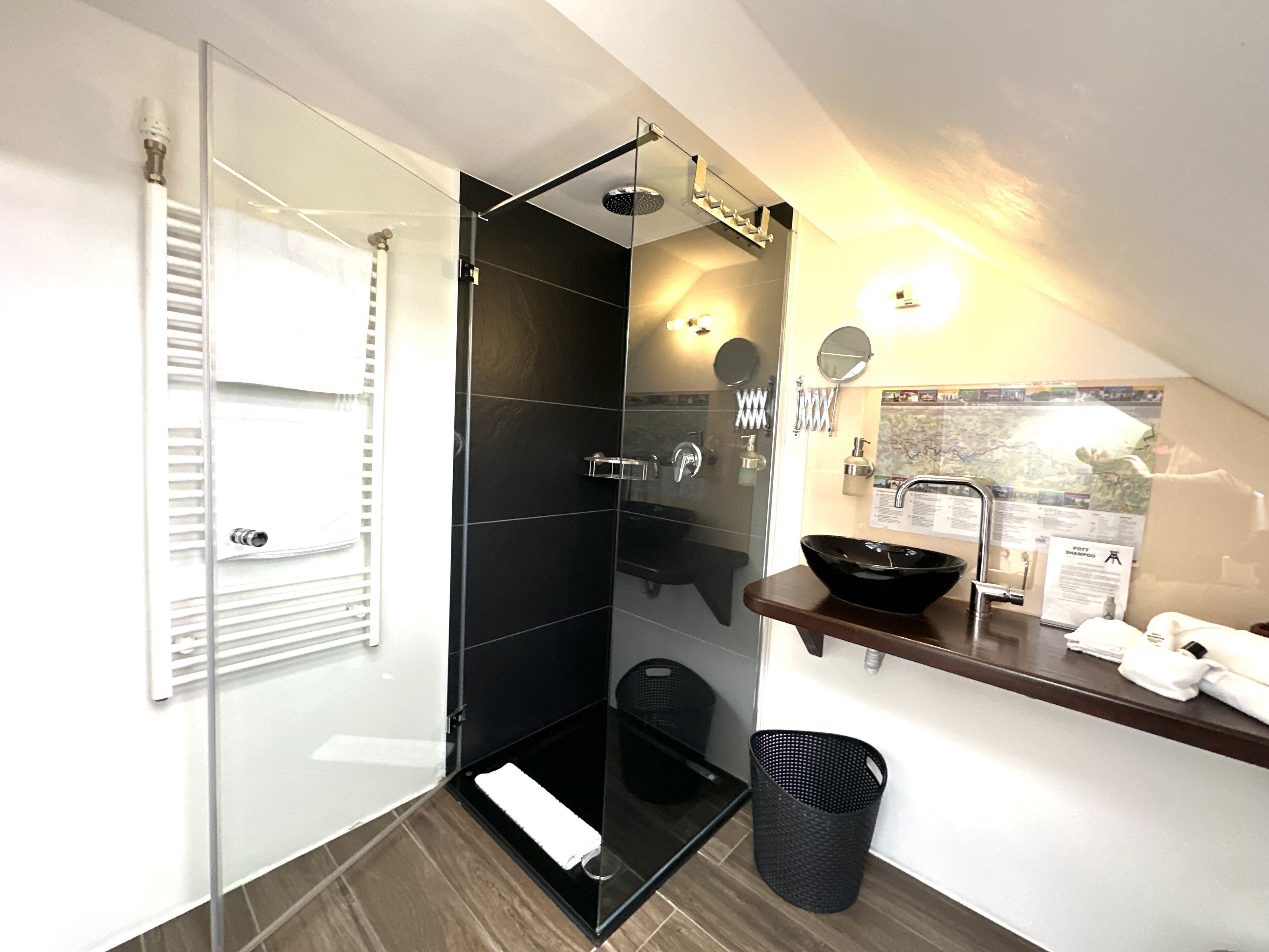 comfort studio, kitchenette | bathroom | shower, rainfall showerhead, free toiletries, hair dryer