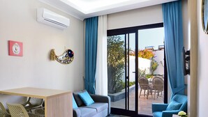 2+1, Poolside | Living area | LCD TV - M Suite Butik Apart Hotel (Bodrum)