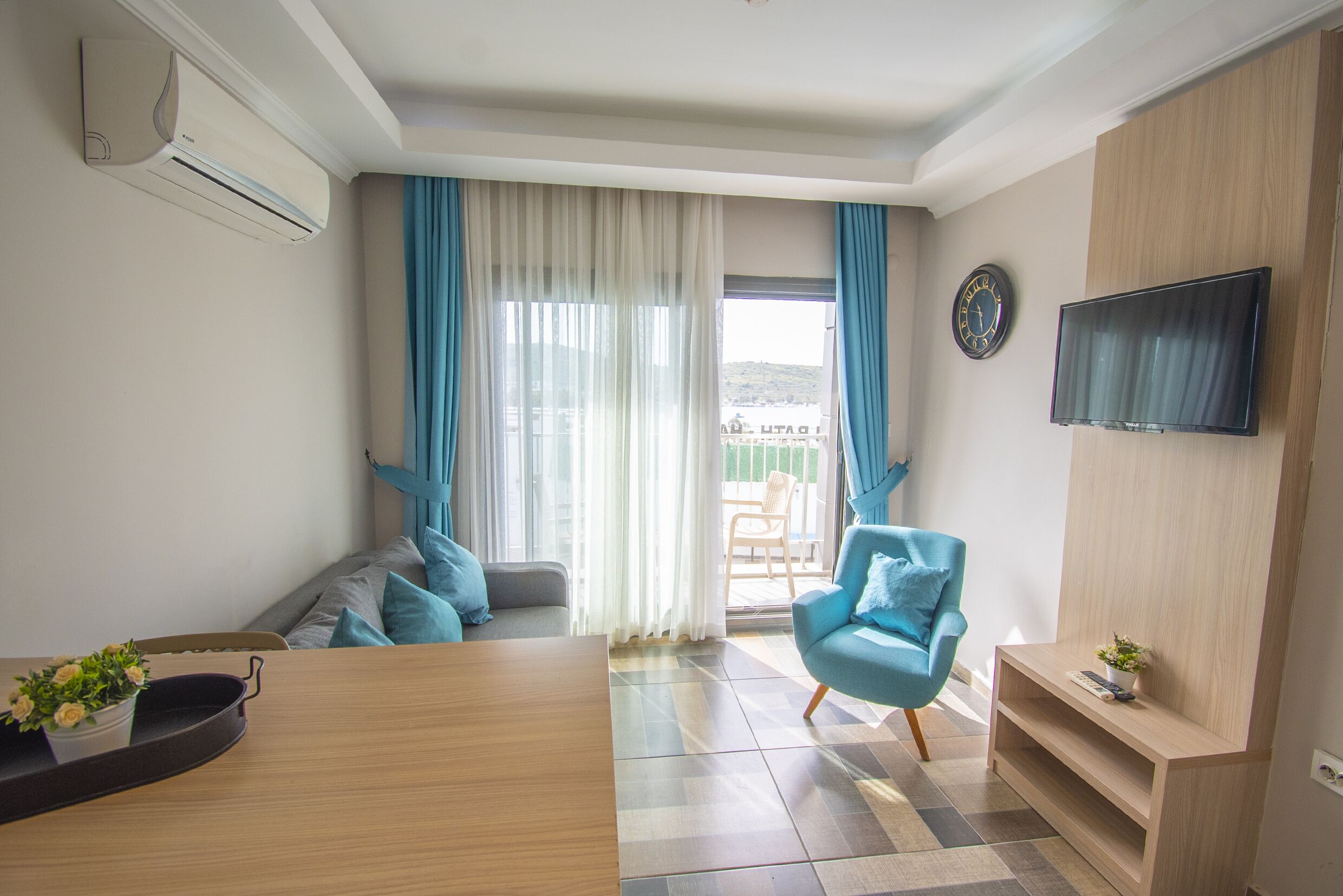 apartment, sea view | 1 bedroom, premium bedding, individually decorated