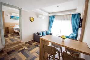 Leilighet, sjøutsikt | 1 soverom, sengetøy av topp kvalitet og individuelt dekorert