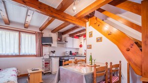 Dining - Pavillon Pinot Noir (Cottage) with terrace and parking (Kaysersberg Vignoble)