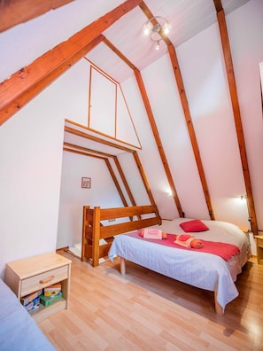 1 bedroom, iron/ironing board, free WiFi, bed sheets - Pavillon Pinot Noir (Cottage) with terrace and parking (Kaysersberg Vignoble)