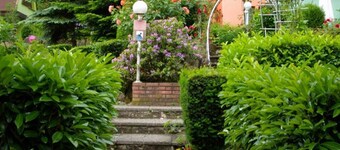 Muscat Cottage with terrace and parking