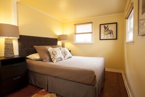 2 bedrooms, desk, iron/ironing board, travel cot