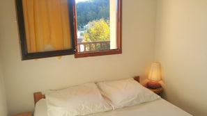 1 dormitorio y ropa de cama