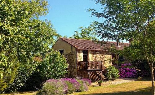 French Holiday rental in the Périgord. XVIII th Century stone farmhouse.