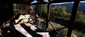hamlet of ZITAMBOLI 900m above sea level and 1 hour from the sea escala hikes