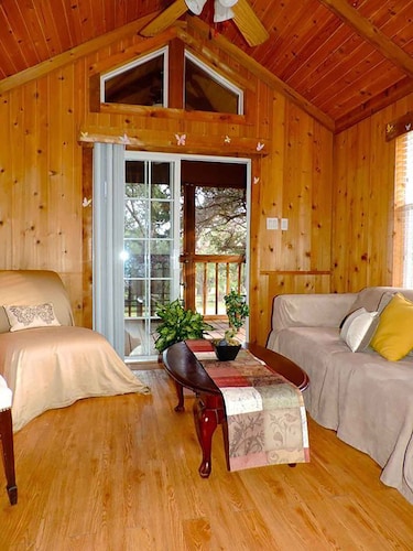 "Wildflowers" Hütte im Hill Country Mini Resort mit Waldreiten und Joggen