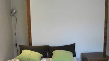 1 chambre, fer et planche Ă repasser, Wi-Fi gratuit, draps fournis