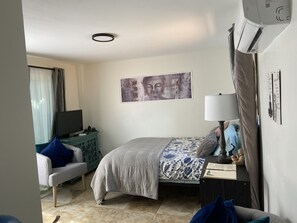 1 chambre, fer et planche à repasser, Wi-Fi gratuit, draps fournis