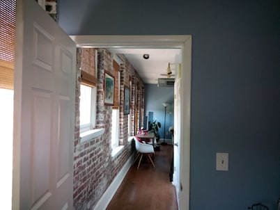 Fabulous downtown condo! 