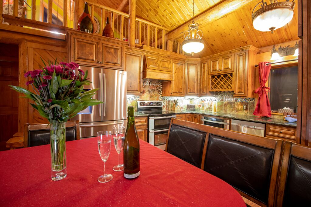 Beautiful Log Home - Spectacular View