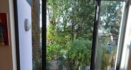 Ungewöhnlich und einzigartig in Brüssel! + Garten + sicherer privater Parkplatz