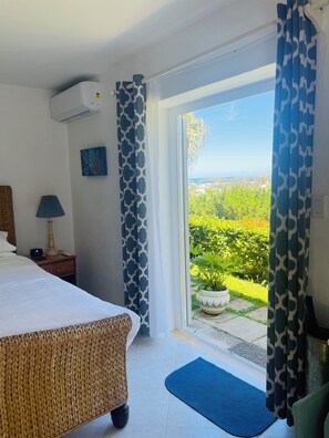 1 habitación, escritorio, tabla de planchar con plancha y wifi 