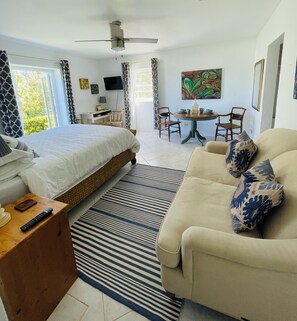1 habitación, escritorio, tabla de planchar con plancha y wifi 