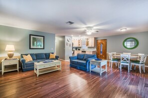 Televisión, reproductor de DVD y libros 