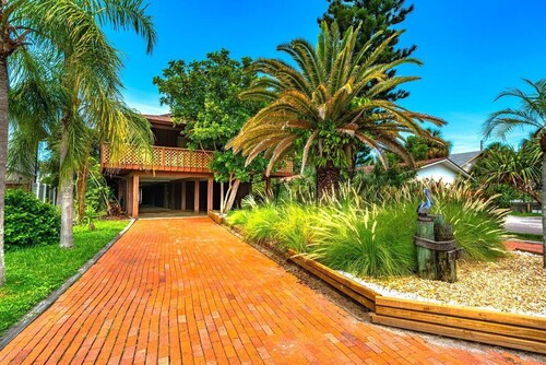 Best Location - In the Heart of IRB - Close to Everything and the Beach