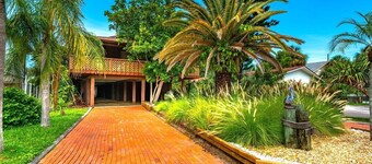 Best Location - In the Heart of IRB - Close to Everything and the Beach