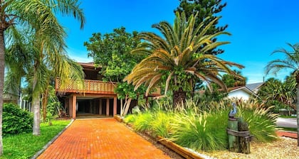 Best Location - In the Heart of IRB - Close to Everything and the Beach