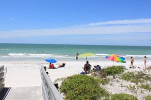 Vlak bij het strand, strandlakens