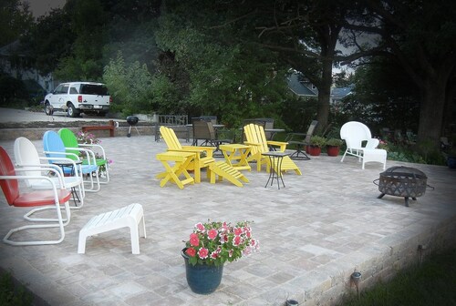 Relax, enjoy the view, get away from it all at Cedar Lake, Nashua, IA!