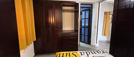 1 chambre, fer et planche Ă repasser, Wi-Fi gratuit, draps fournis