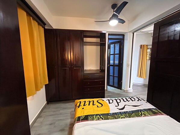 1 chambre, fer et planche à repasser, Wi-Fi gratuit, draps fournis