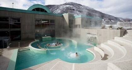 T2 42m2 center 100m thermal establishment and 150m cable cars