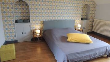 4 habitaciones, tabla de planchar con plancha y wifi