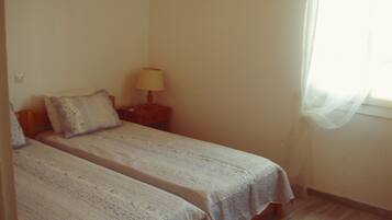 2 chambres, fer et planche Ă repasser, accĂšs Internet, draps fournis