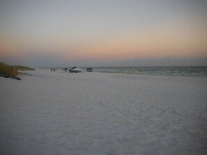 Una spiaggia nelle vicinanze