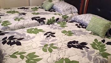 3 chambres, fer et planche à repasser, Wi-Fi gratuit, draps fournis