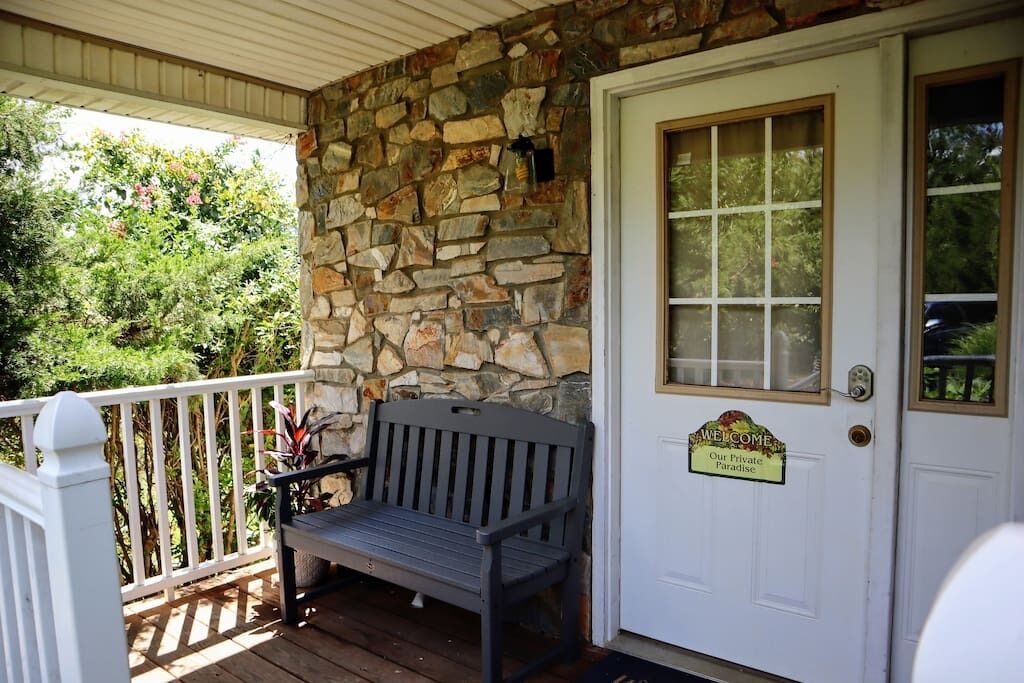 Spacious Countryside Cabin w/Hot Tub and Firepit  that is Pet Friendly