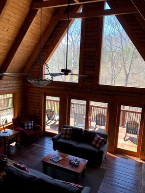 Smart TV, fireplace, video games, ping pong - LOGHOME-SLEEPS 12 - FAST WIFI, HOT TUB, FIREPIT, GAME ROOM, KAYAKS - LAKE LURE (Lake Lure)