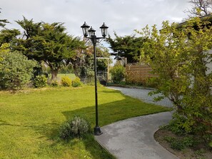 Property grounds - Gîte du Doux Verger, 3-star house, Wifi fibre, Pets and ANCV cheques (Saint-Lunaire)