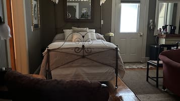 1 habitación, escritorio, tabla de planchar con plancha y wifi gratis