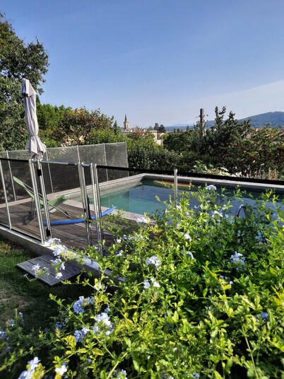 Beautiful spacious and quiet house in the heart of green Provence, open view