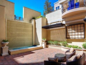 Property grounds - Fabulous Turtle Creek Location! (Dallas)