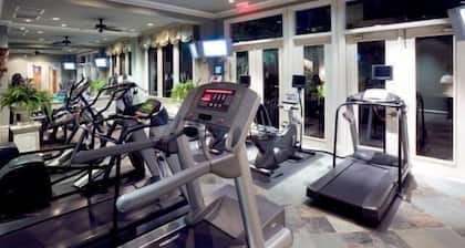 Fabulous Turtle Creek Location!